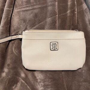 Tommy Hilfiger wristlet in off white